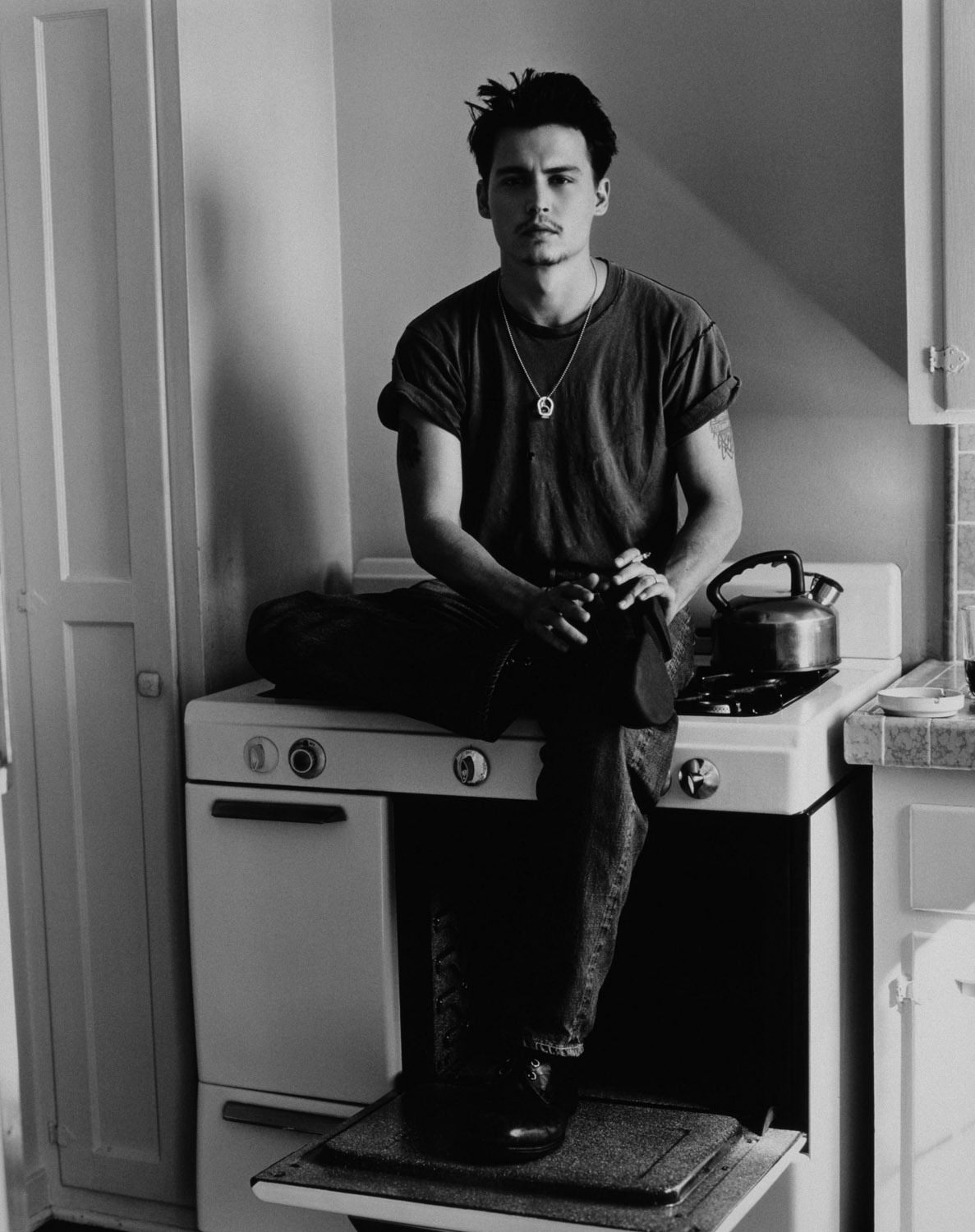 6jesus:  skelepeach:Johnny Depp, 1991.   ✖️ street fashion here ✖️