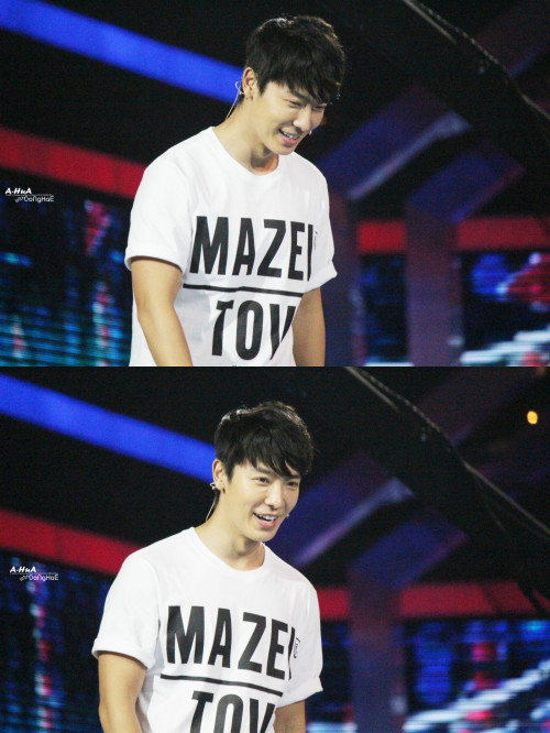 cr: -AHuAWithDoNgHaE