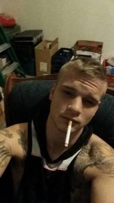 dirtyjockdude:  Hot smoker 