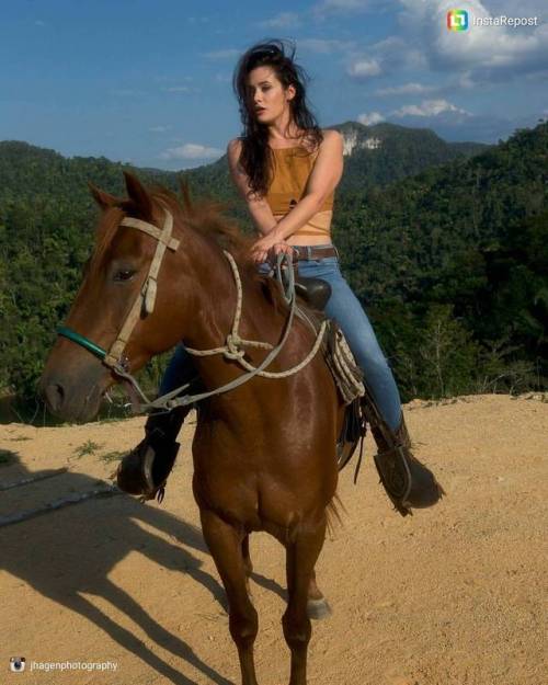 After a whirlwind 4 months I’m finally home, so here’s a pic of me horseback riding in B