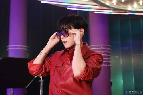 He's So Hot And For What!?!?!?!