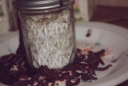 witch-vomit:☄☇SUGAR JAR [ROOTWORK] (a faster alternative to honey) Sweetening jars are used in hoodo