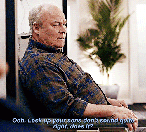 9-1-1 LONE STAR | 1.05 “Studs”