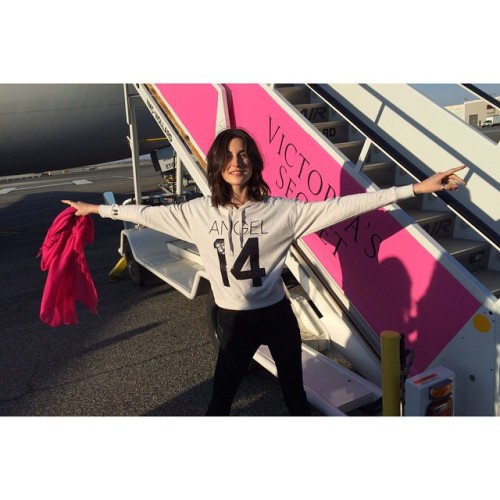 @jacquelynjablonski: Ready for take off! @victoriassecret #vsfashionshow #LONDON