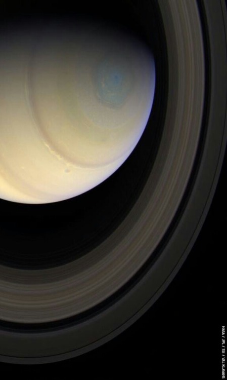 thedemon-hauntedworld:Saturn’s Hexagon Saturn’s hexagon is a persisting hexagonal cloud