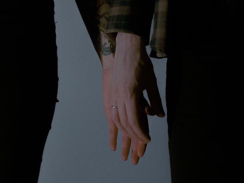 bloody-hands-veins:  Hold my hand
