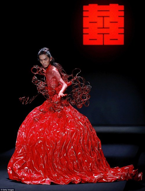 fatalfashion:Hu Sheguang - Chinese Fashion Week