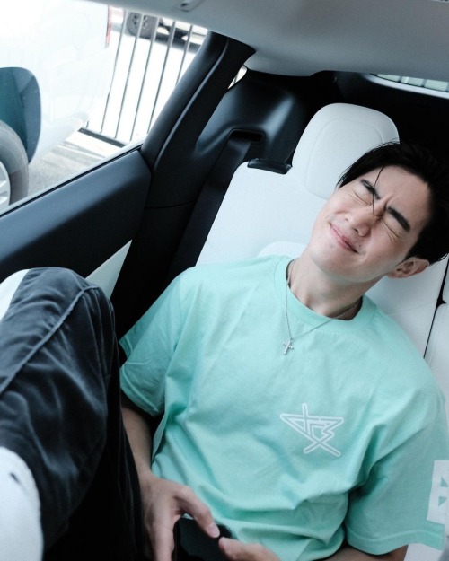 Omg Why Do I Feel Like Im Cheating On Jb, Im Sorry Bestie. But Mark Not Ugly. He Fine, Fine. My LA Gangster.