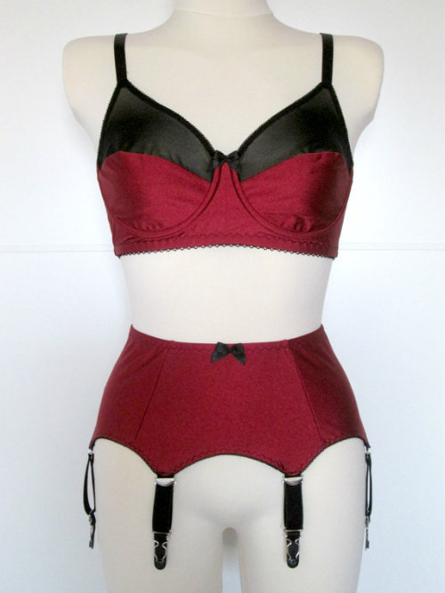 lovinghandmadelingerie: Cocos Retro Closet