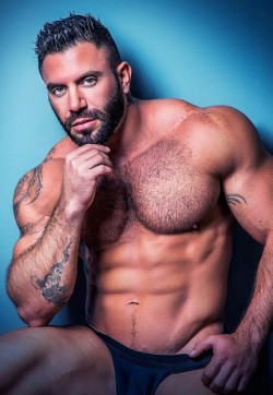 hairymacho:  http://hairymacho.tumblr.com/ 