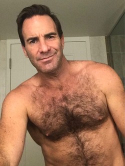 averagedudenextdoor:Lean hairy middle-aged married dude with a big dick