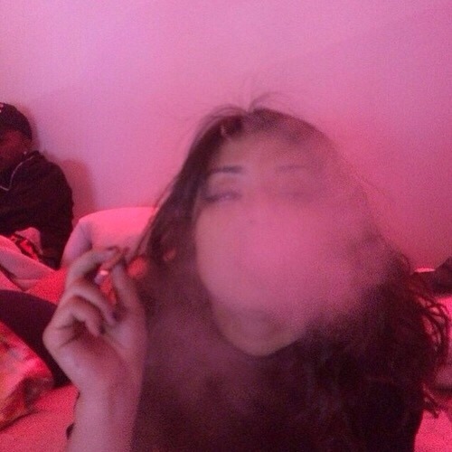 ahhrosezzz:  P E T A L S  &amp;  T H O R N S ☾ ارتفع