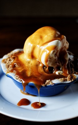 yumi-food:  Cookie Butter Apple Crumble