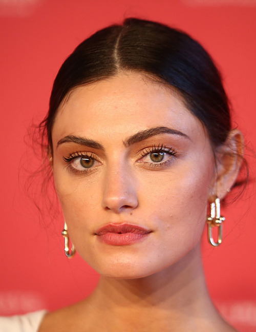 phoebetonkinweb:Phoebe Tonkin attends the inaugural Museum of Applied Arts and Sciences (MAAS) Centr
