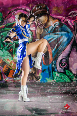 cosplayfanatics:  0046 Chun Li by carolinaangulo