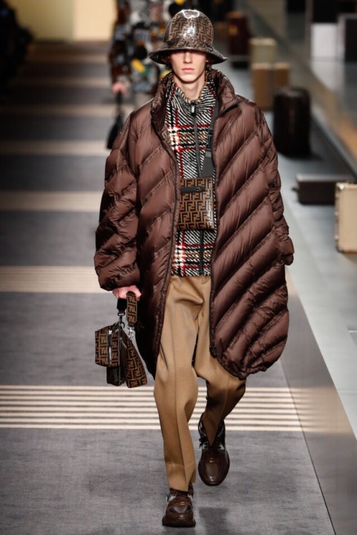 ladolcevitabella:Fendi Fashion Show Menswear Fall/Winter 2018-19 Instagram@ixx_.xo Facebook@Ladolcev