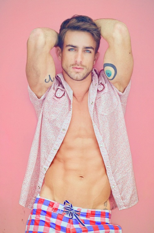 uchoa04:  rapideyesmovement:   Erasmo Viana   http://uchoa04.tumblr.com/