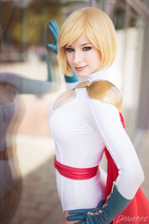 bluedogeyes:  Power Girl cosplay by Enji Night Photography by Danarki
