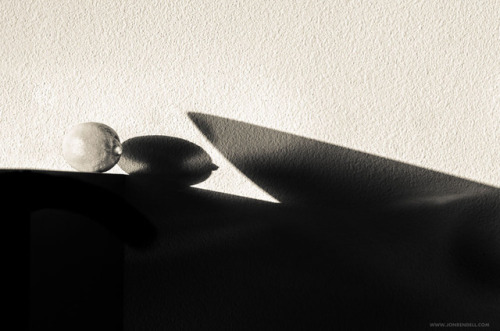 wallandground:Day 345 — Lemon with Bowl [wallscape]