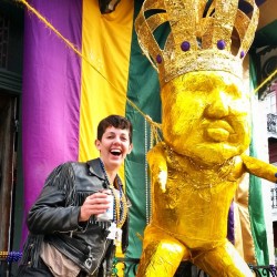 This photo of my #femdom friend basically sums up our entire #mardigras experience in #NewOrleans&hellip;. wow! These #frenchquarter artists invited us in, fed us gumbo and then showed us the way to the best local #bdsm #leather bar. #kinky #southern