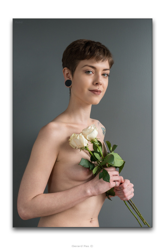 gerardpas:                   Woman with Flowers - 3 white rosesModel: Jess Rioux - Facebook