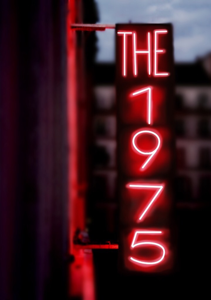 75-:  wasted my time on a the 1975 hotel sign