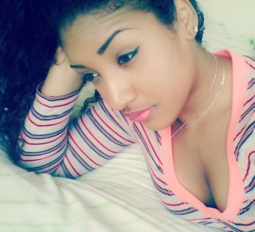 fuck-what-haters-got-to-say:  when im thinking bout you.. you know know know.. 