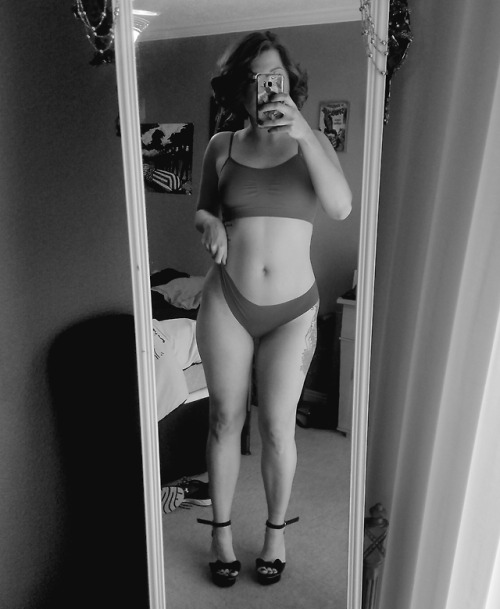 ladypapillonxxx: Hope your Sunday is lazy and cum-filled 😉