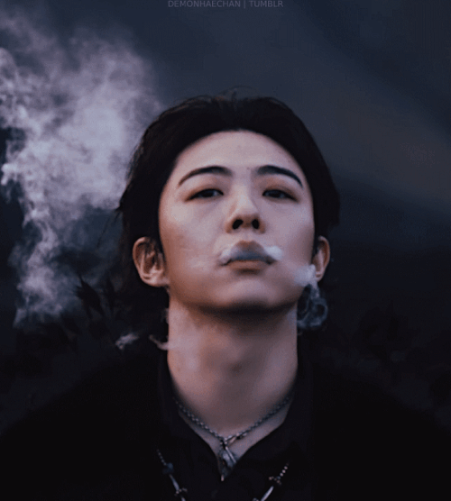 full of smoke tightening my breath / i’m born again. a pretty, persistent flame.giriboy music video series (7/∞) - Issu du Feu #giriboy #hong si young #ksoloists#khhcreations#kartists#flash tw#fire tw#khh#khiphop#just music #giriboy mv series  #j.gif