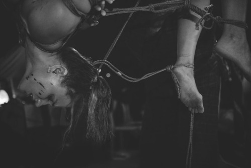123avalon:Sex Camp Performance, MelbourneModel: Dealande - Rope: Avalon, Photo: Estherphoto 