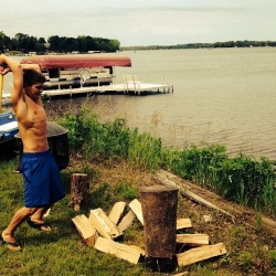 jragnozzi:  My brother chopping firewood at the lake house 