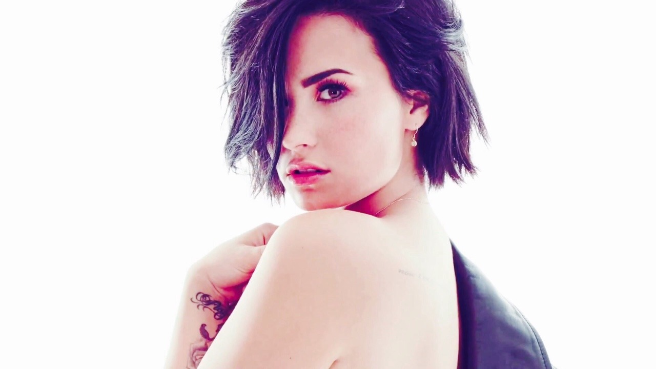lovatic1420:  Happy Birthday Demetria Devonne Lovato born August 20th 1992
