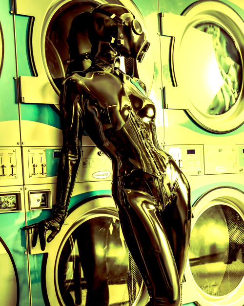 latexcore: fetishremixed: remixed wash you brain - the rest will follow…