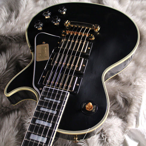 guitarlust:  Gibson VOS 1957 Les Paul Custom reissue.