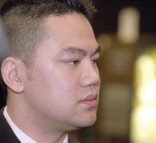 eastiseverywhere:  Minneapolis police officer Duy NgoUS (2003)[Source]I’ve found another insightful Peter Liang-related article by Vietnamese American poet Bao Phi. You should read it all, but here’s the core of the piece, about a shooting that took