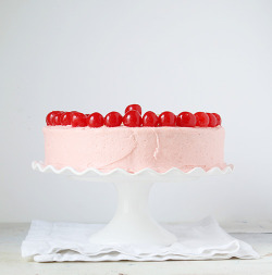 foodffs:  limeade cake with cherry buttercream
