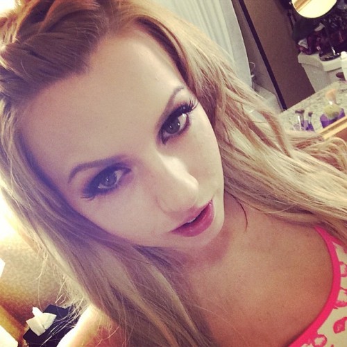 http://lexibelle100.tumblr.com/post/83935869004