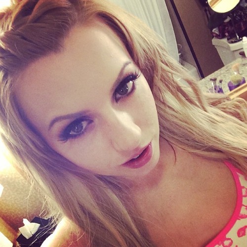 Lexi Belle 1