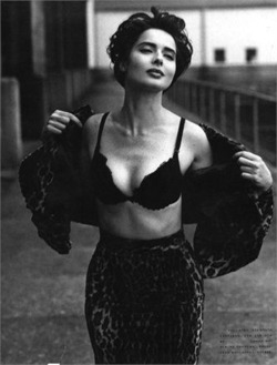 sala66:  Isabella Rossellini fotografiada por Steven Meisel, 1989 