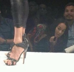 prayforprada:  shes clinging on to that shoe