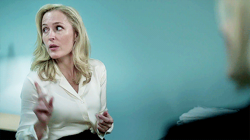 fuckyesstellagibson:When a man interrupts you.