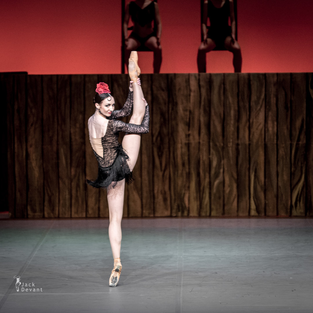 loverussianballet:  Yulia Kulik (Juliya Kulyk) as Carmen  gallery: http://www.jackdevant.com/carmen-suite-yulia-kulik-national-ballet-of-ukraine/