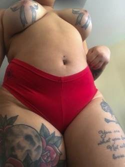 kinkywife117:  ryandaniels11:  primros-e:  princesss-nympho:  Ready to smother you  omg 😫😫😫😫😫😫  Tattoo’d titties 🤤🤤  THICK THURSDAY 😈🍰Submit your best pic showing off your thick body for all of my followers to worship!