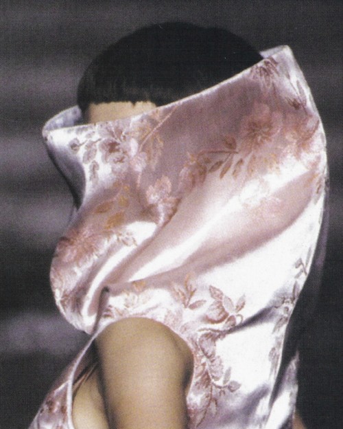 imaanhammamfanclub:  alexander mcqueen ss97 