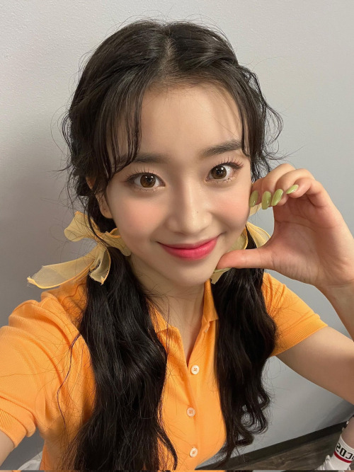 SuMin (STAYC) - Weverse Update Pics