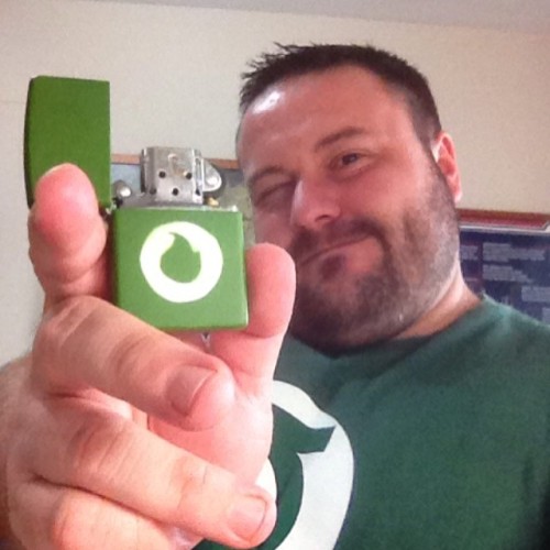 beartoncity:  Y por último Otro regalazo del día de hoy  ! WHO HAS THE POWERLIGHTER!? Gracias Fernando ! #greenlighter #beartoncity 