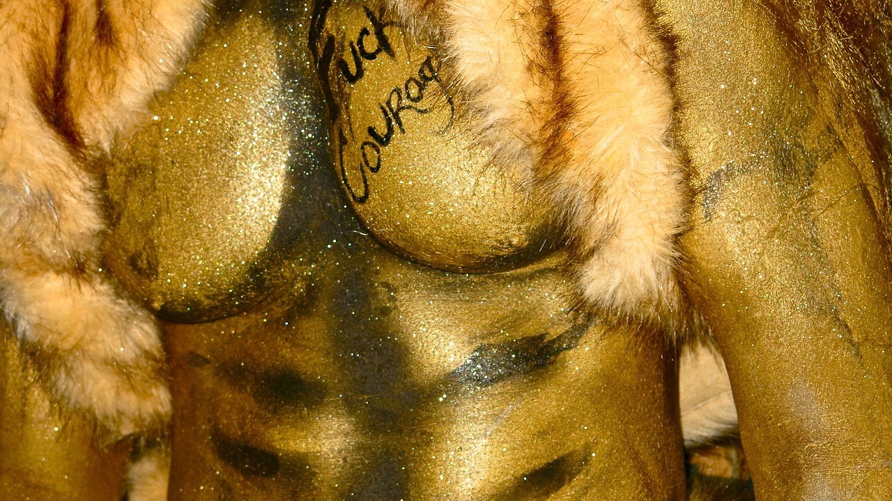wehonights:  Fuck LoveFuck CourageDid you know that the Lion and the Tin Man lived