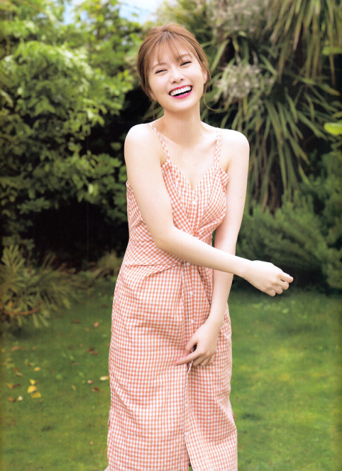 uptou: WHITE graph 001 (BUZZ GIRLS MAGAZINE) 白石麻衣（乃木坂46）- Part.2