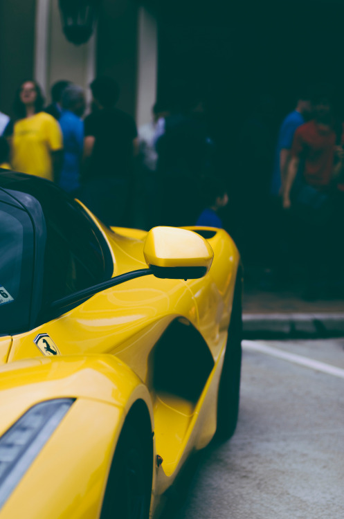 captvinvanity: Yellow Farrari | Photographer | CV