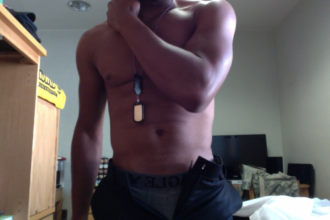 walkerflexxasranger:  im not about to iron my shirt for yall niggas. and my french